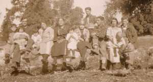 Kashiya Haupt family circa 1924
